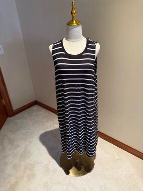 Time and Tru Black and White Striped Sleeveless Dress
